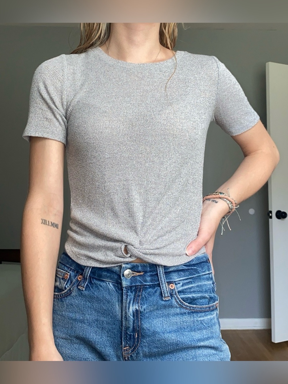 Aeropostale Heather Gray Short-Sleeve Twist Front Tee